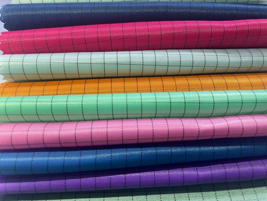 Tela antiestática da segurança sem fiapos antiestática do ESD do poliéster da sala de limpeza para a roupa do laboratório