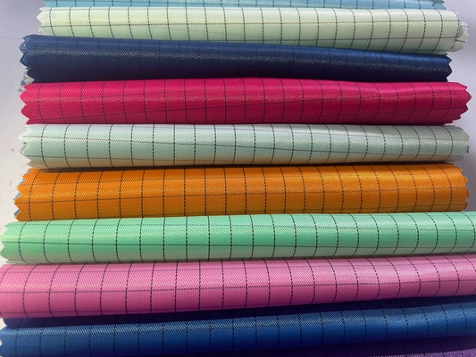 Tela antiestática da segurança sem fiapos antiestática do ESD do poliéster da sala de limpeza para a roupa do laboratório